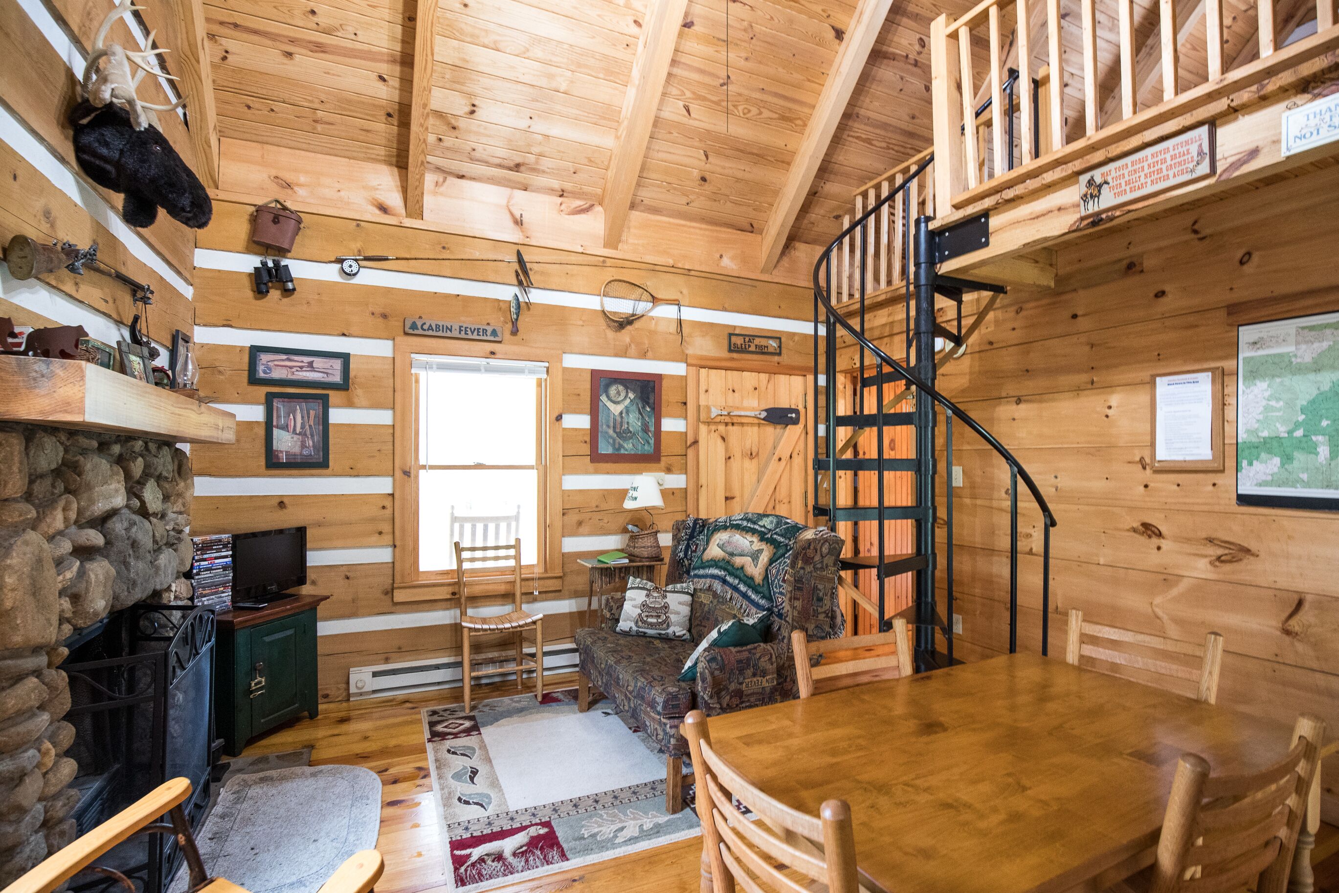 The Mountains are Calling! Visit Sassafras Rock | Turnstone Log Cabins