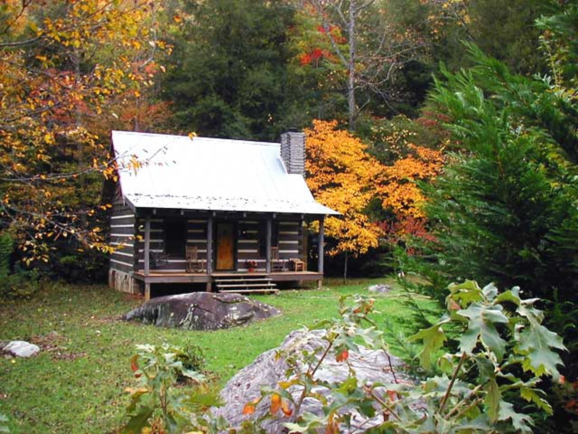 The Mountains are Calling! Visit Sassafras Rock | Turnstone Log Cabins