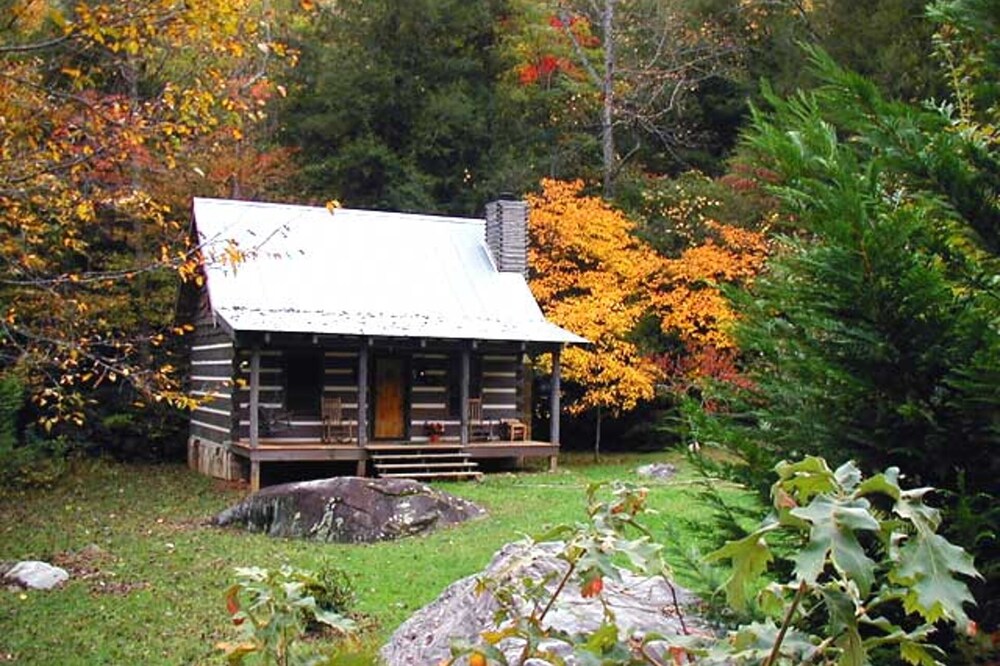 The Mountains are Calling! Visit Sassafras Rock | Turnstone Log Cabins