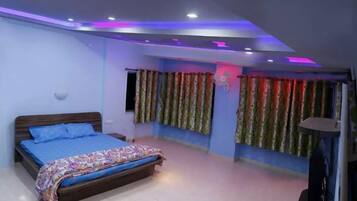 Couple A/C Room | In-room safe, rollaway beds, free WiFi