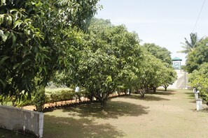 Property grounds - Hotel Radhakrishna (Wai)