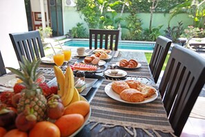 Dining - 2 Bedroom Pool Villa in Central Seminyak, Mins Walk to Shops, Restaurants, Beach (Seminyak)