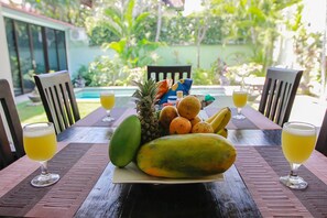 Property grounds - 2 Bedroom Pool Villa in Central Seminyak, Mins Walk to Shops, Restaurants, Beach (Seminyak)