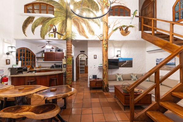 Smart TV, books, stereo