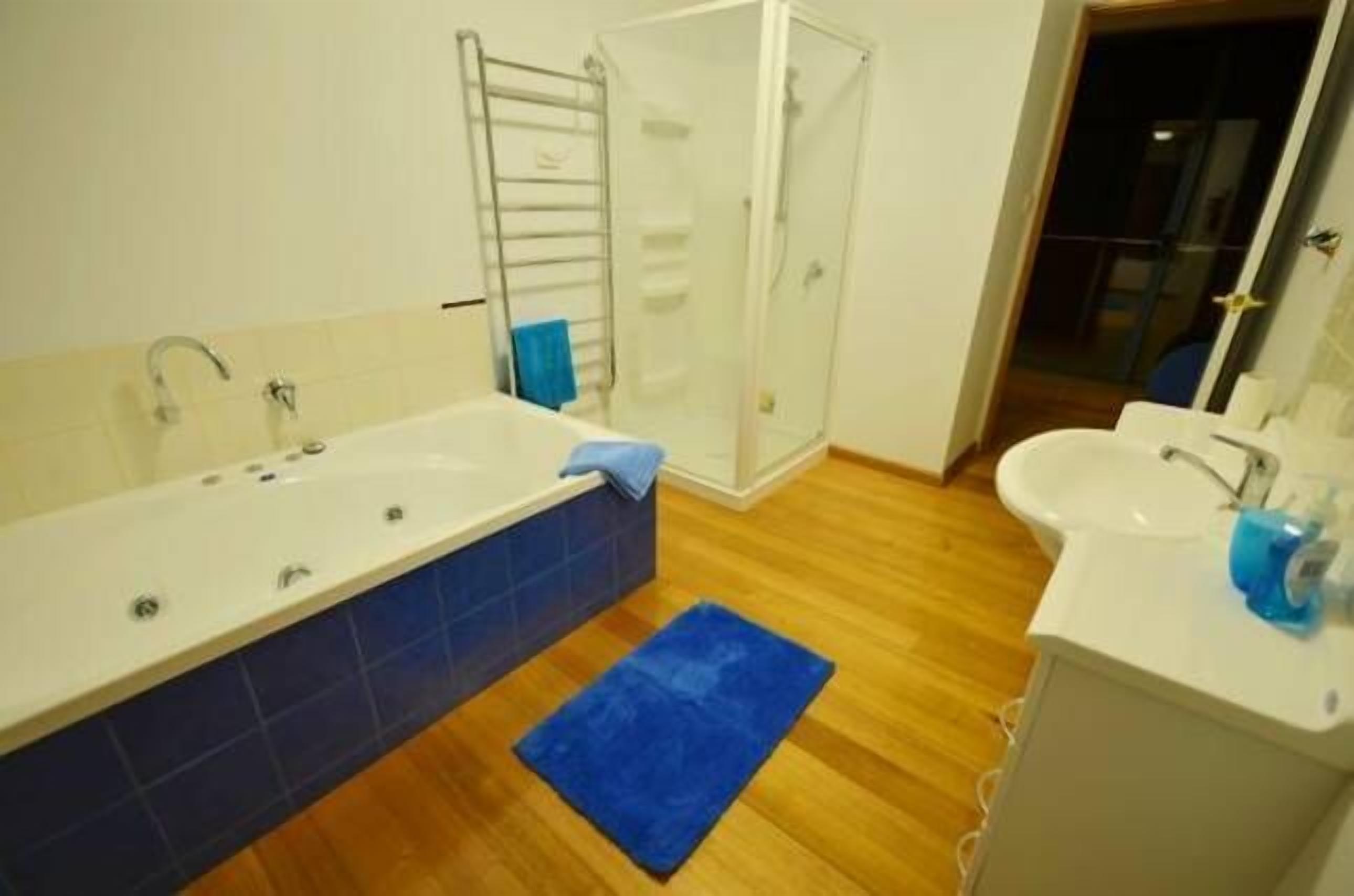 Mures Cloudy Bay Retreat — image 12