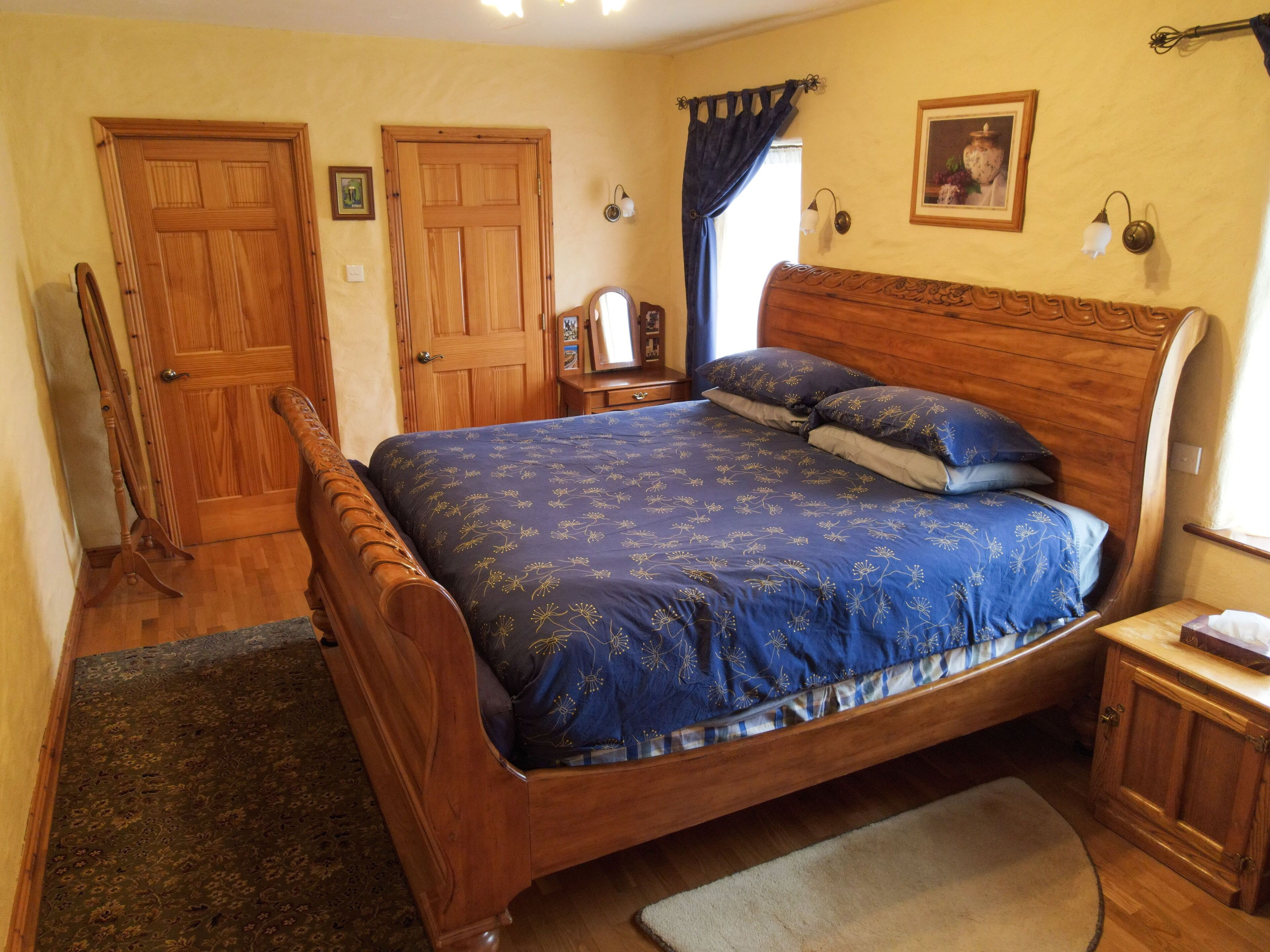 Charming Country Home, Near Scenic Seaside Westport Town  