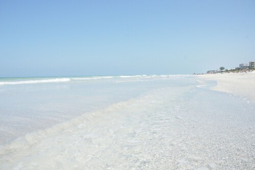Final May Dates! Gulf-View 2BR2BA 
Beach Condo - Save Now.