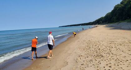 Lake Michigan cottage / Come enjoy the fall colors in SW Michigan