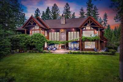 CDAs Finest Secluded Waterfront Estate 7000 Sq ft 5 Forested Acres-Close to town