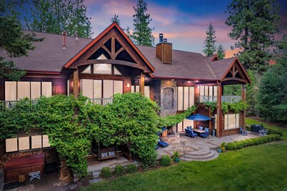 CDAs Finest Secluded Waterfront Estate 7000 Sq ft 5 Forested Acres-Close to town