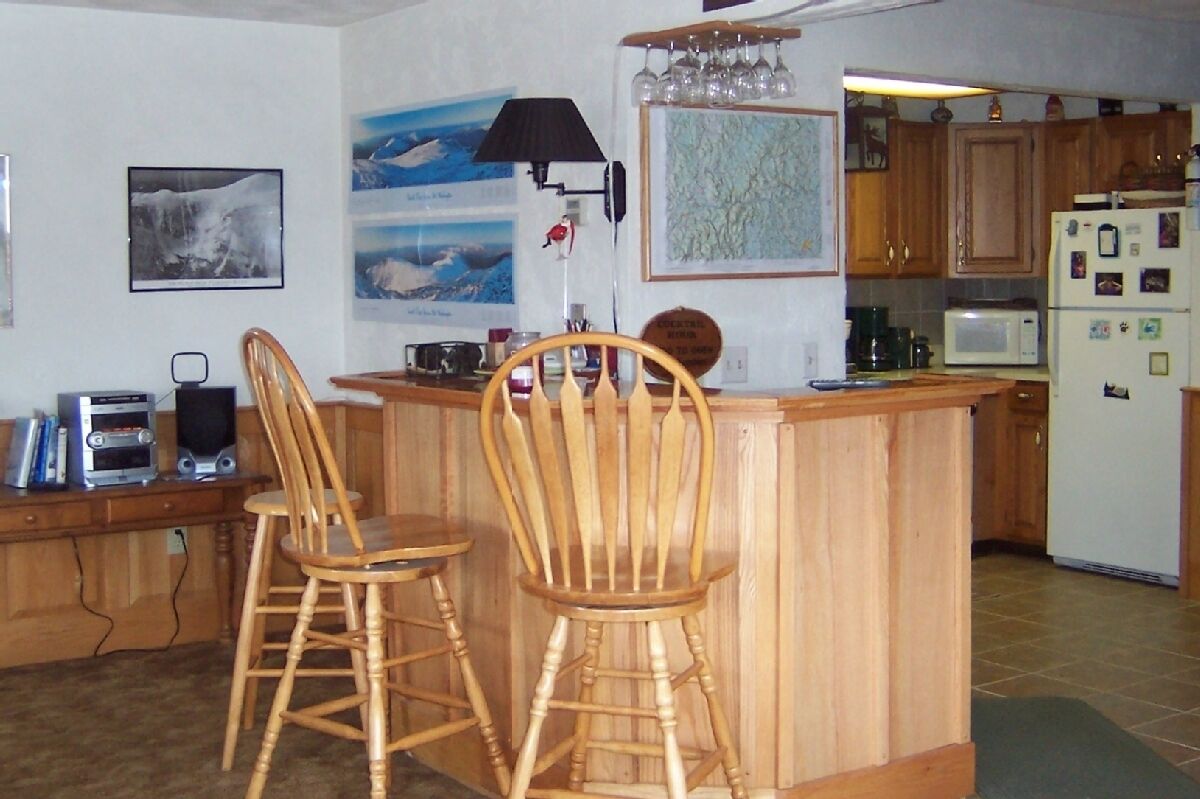 Christmas Mt. Condo with Mt. Washington Views adjacent to Storyland