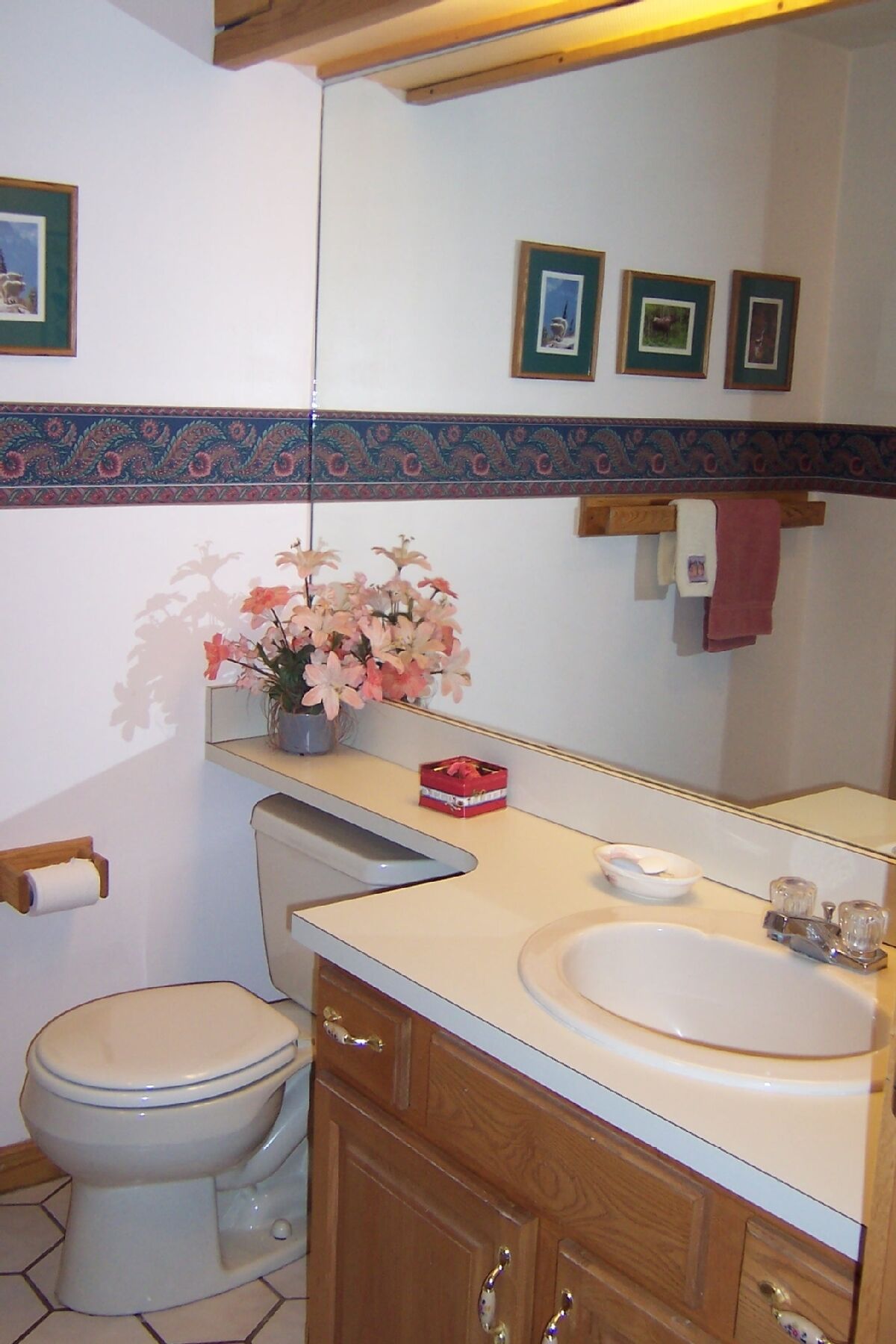 Christmas Mt. Condo with Mt. Washington Views adjacent to Storyland