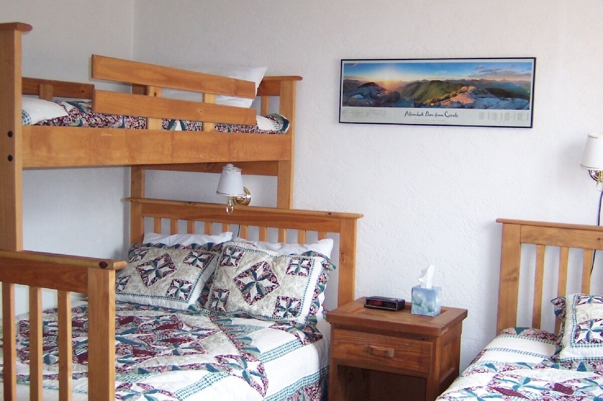 Christmas Mt. Condo with Mt. Washington Views adjacent to Storyland