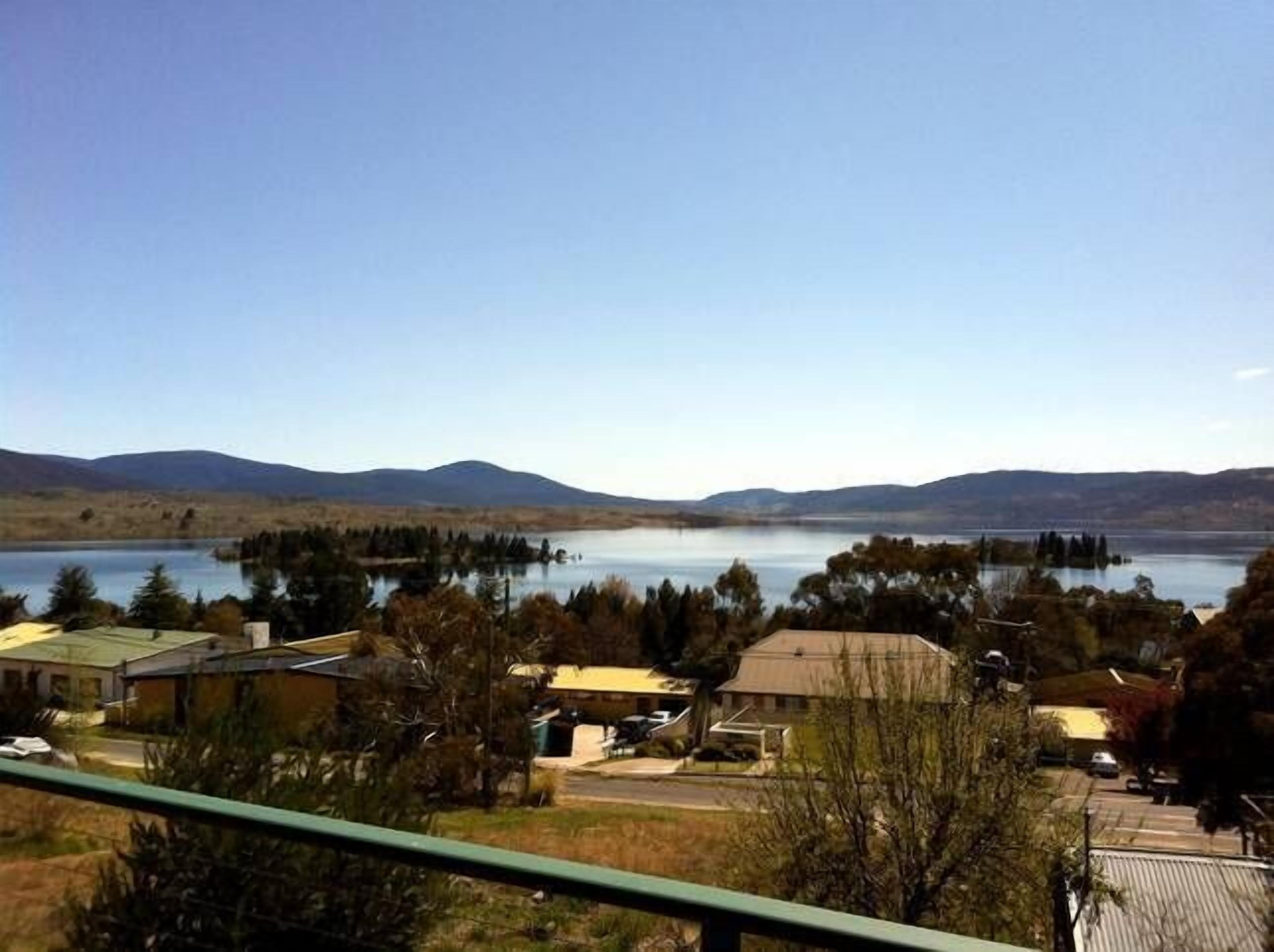 Kurrajong Views Jindabyne — image 2