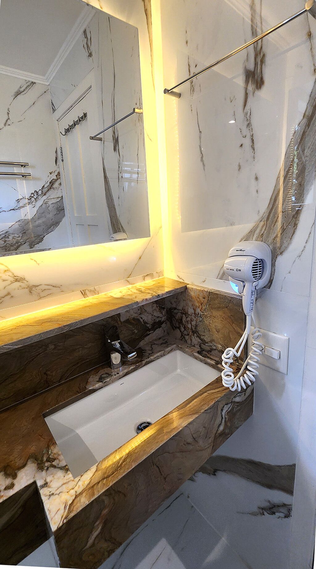 Juquehy Condomínio Frente ao Mar 84: best location on the beach 