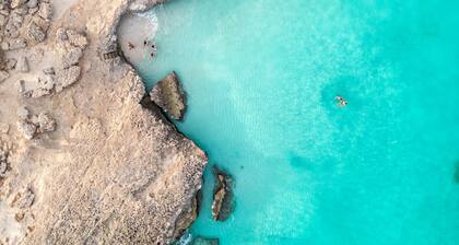 UUSI 4 makuuhuoneen rivitalohuoneisto Boca Catalina Beach Arubassa
