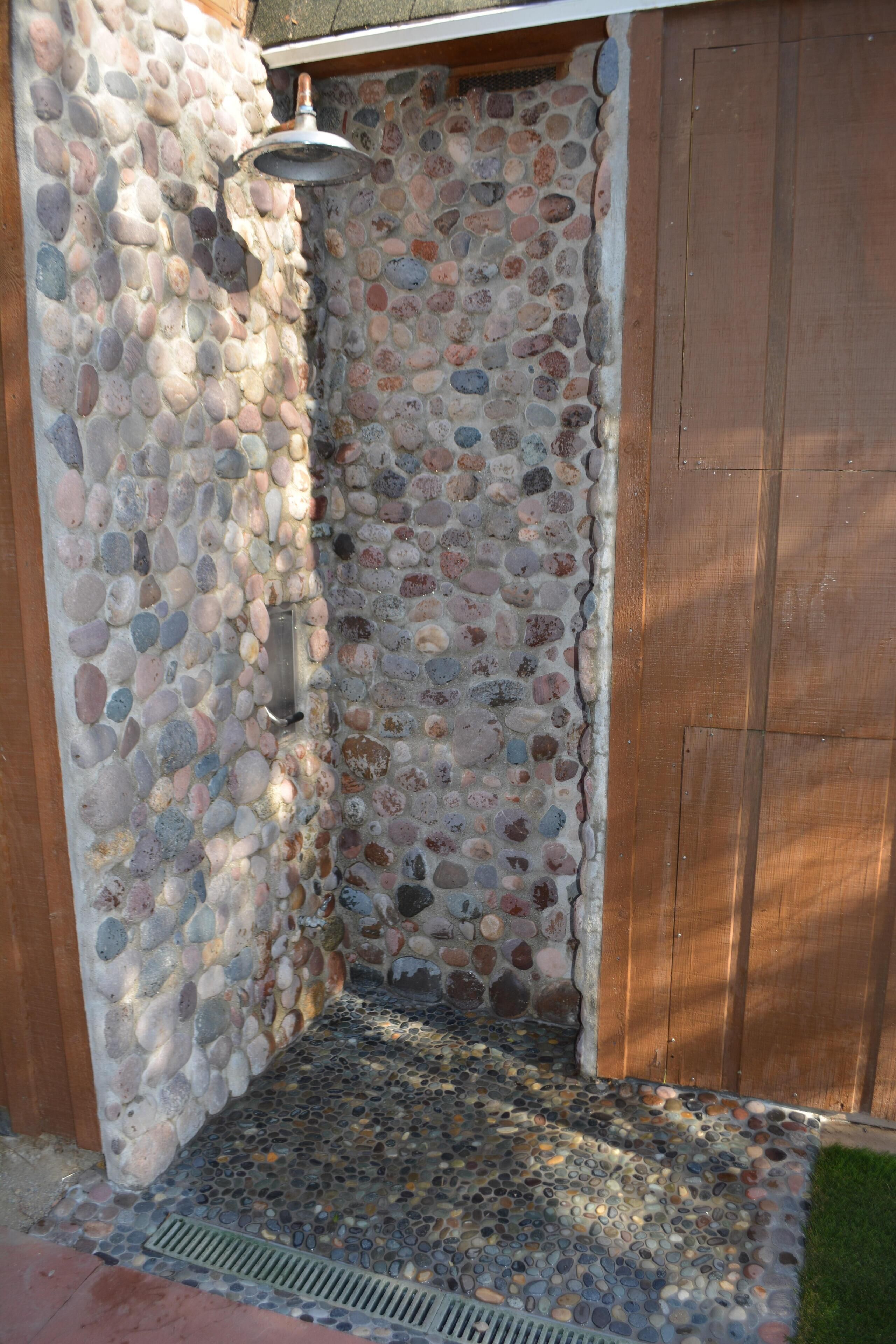 The Lazy Crane; A Luxury Cabin on the Kern River