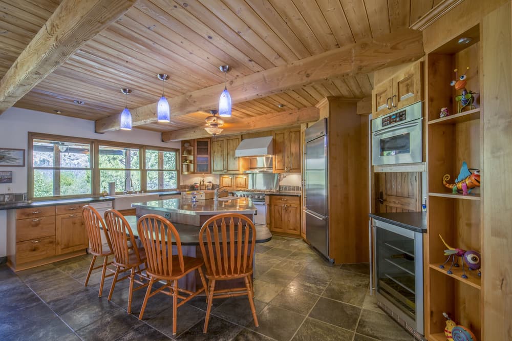 Lake Isabella Airbnb & Cheap Cabin Rentals from 42 AirCabins