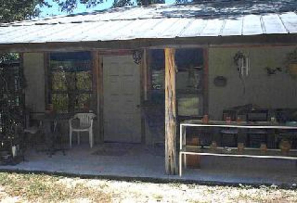  Shamrock Cottage Overlooks Bumble Bee Creek in Texas Hill Country.