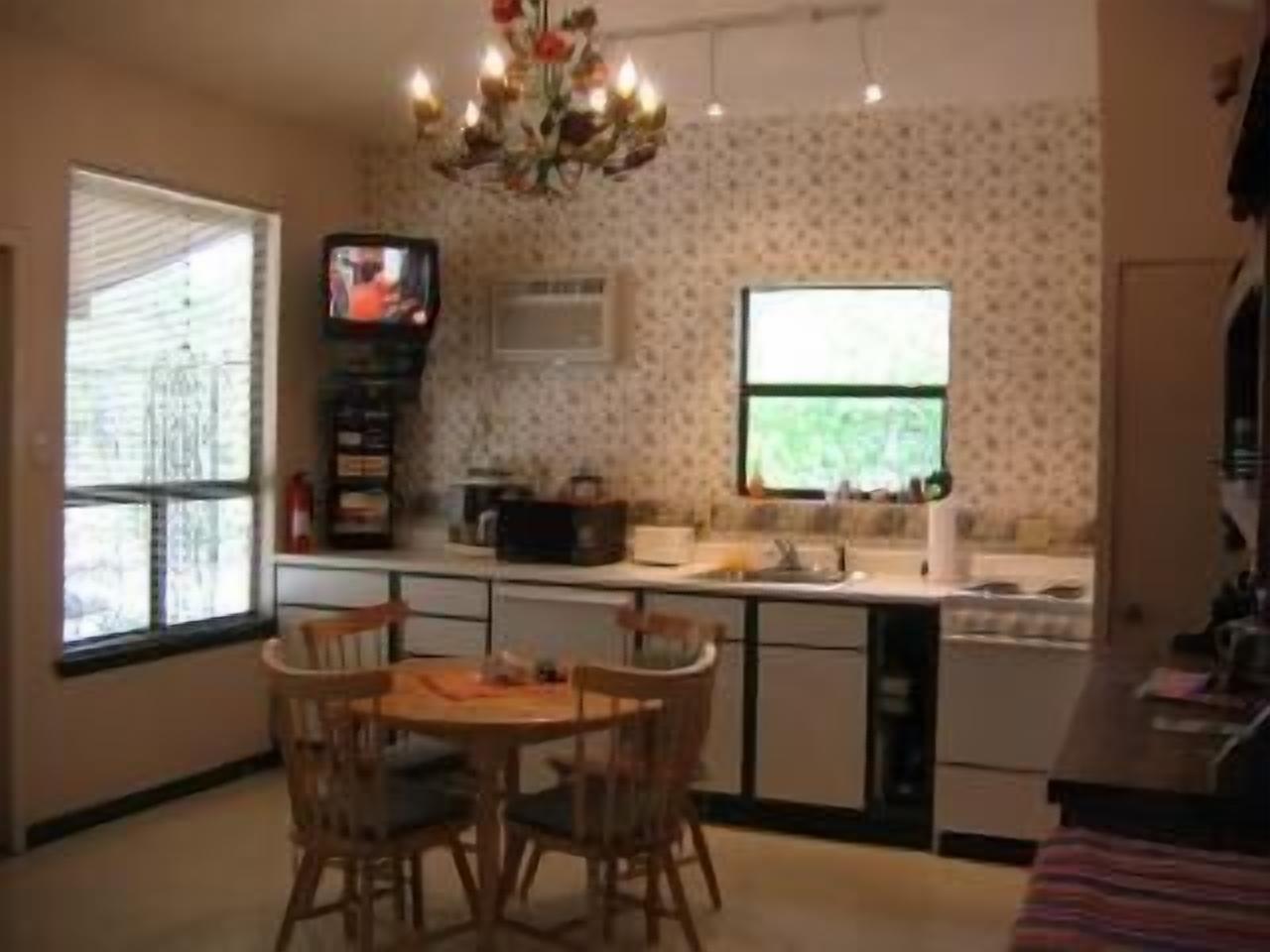  Shamrock Cottage Overlooks Bumble Bee Creek in Texas Hill Country.