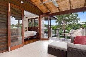 5 slaapkamers, een strijkplank/strijkijzer, gratis wifi, beddengoed