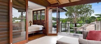 5 bedroom 5 bathroom, private poolside cabana bedroom, Beach 20meters