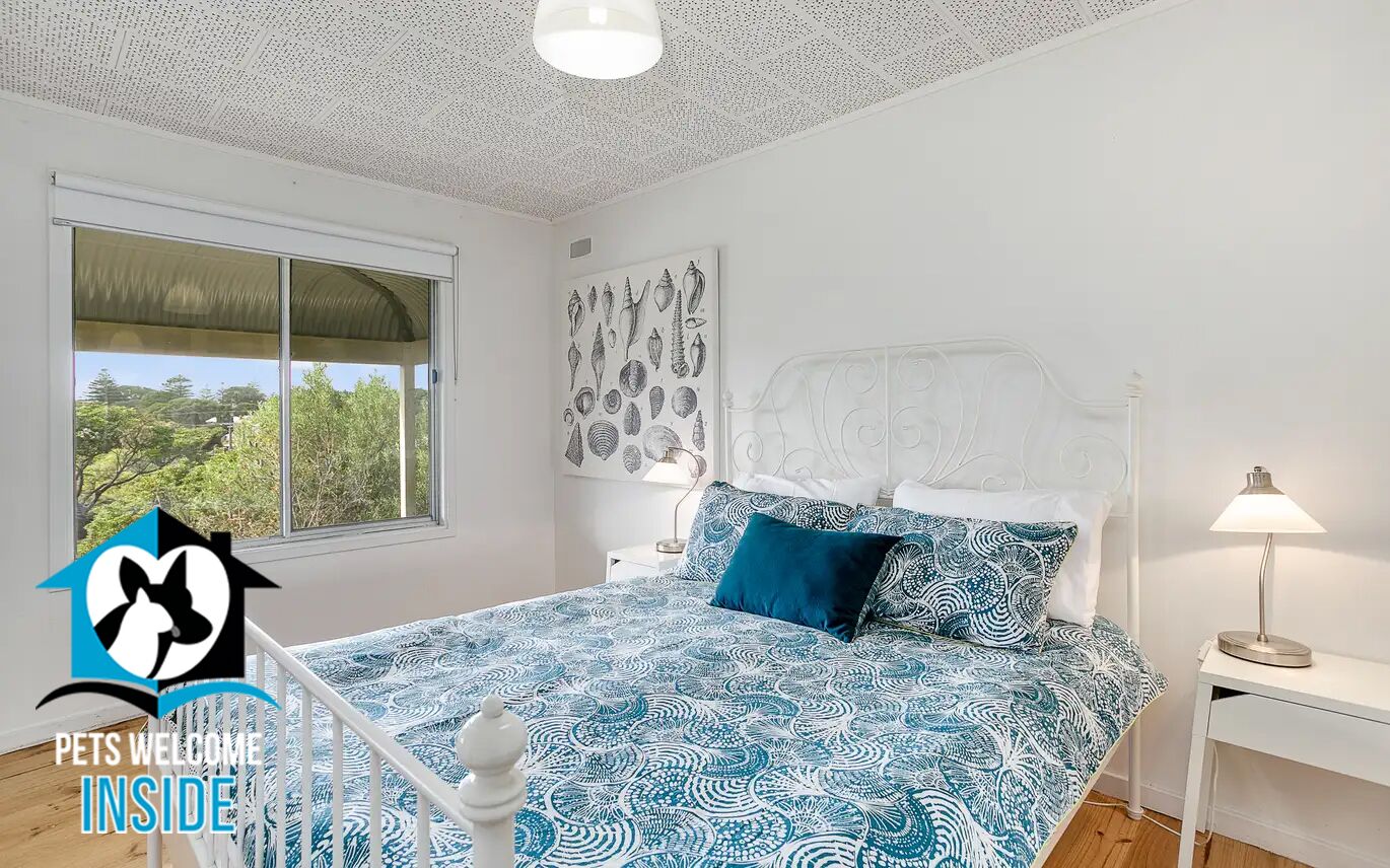 Renovated Retro Style + Park Views — image 9
