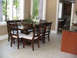 Dining - 2 Master Suites. 80 Reviews.
Great Backyard. (Hitlon Head)