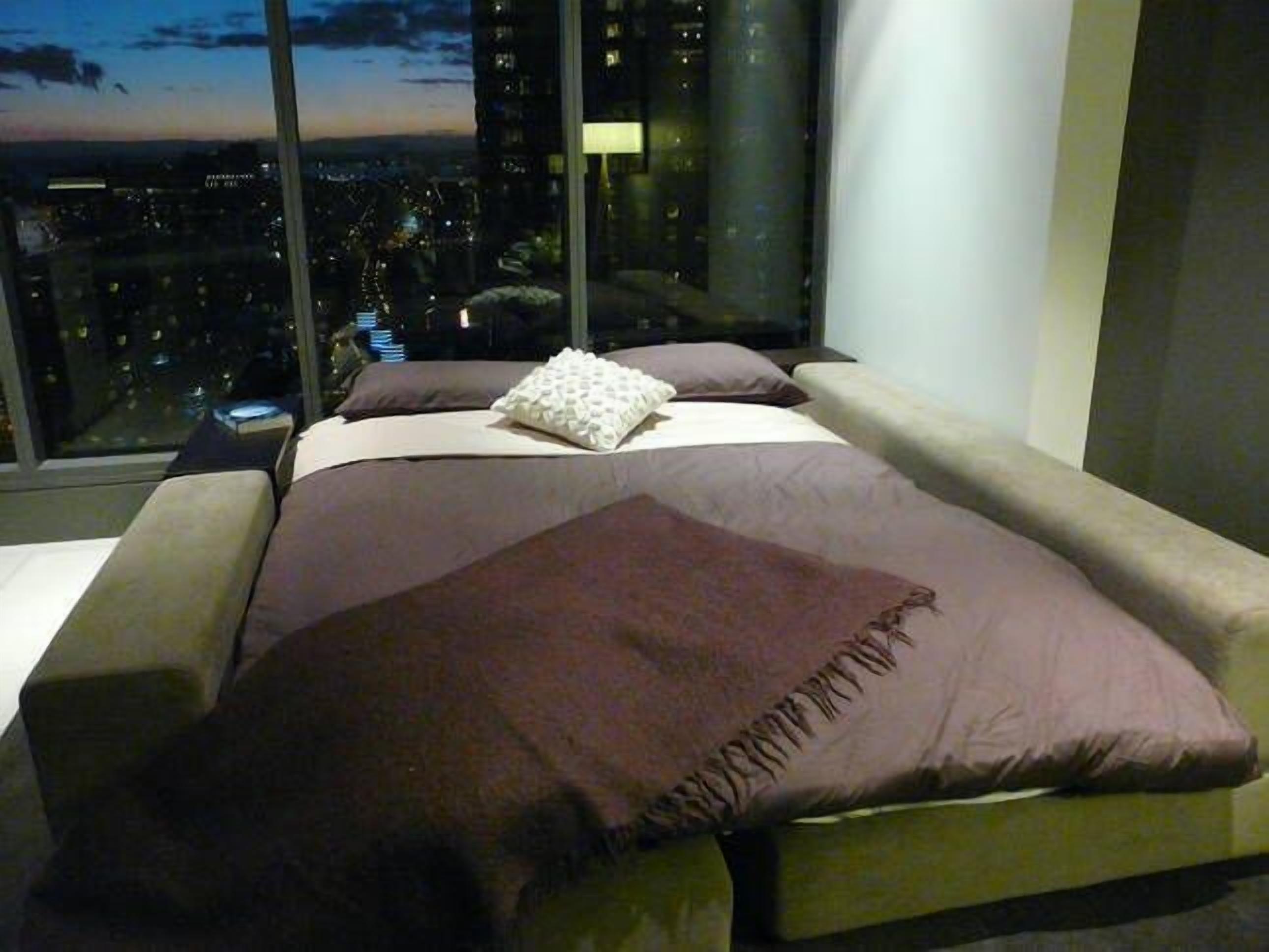 Luxury Apt in Southbank — image 12