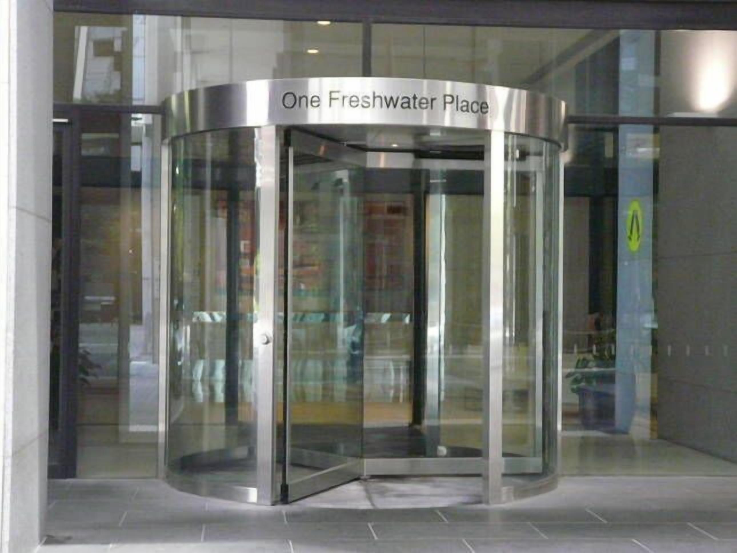 Luxury Apt in Southbank — image 18