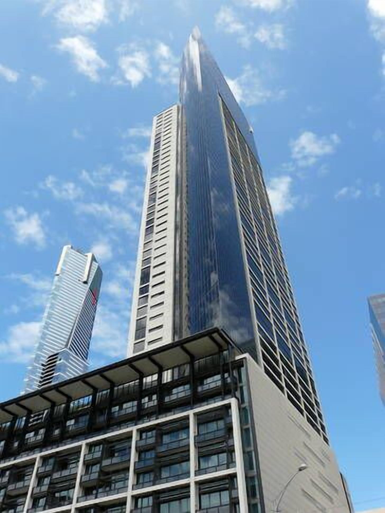 Luxury Apt in Southbank — image 17