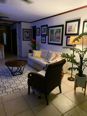 Smart TV, DVD player, stereo