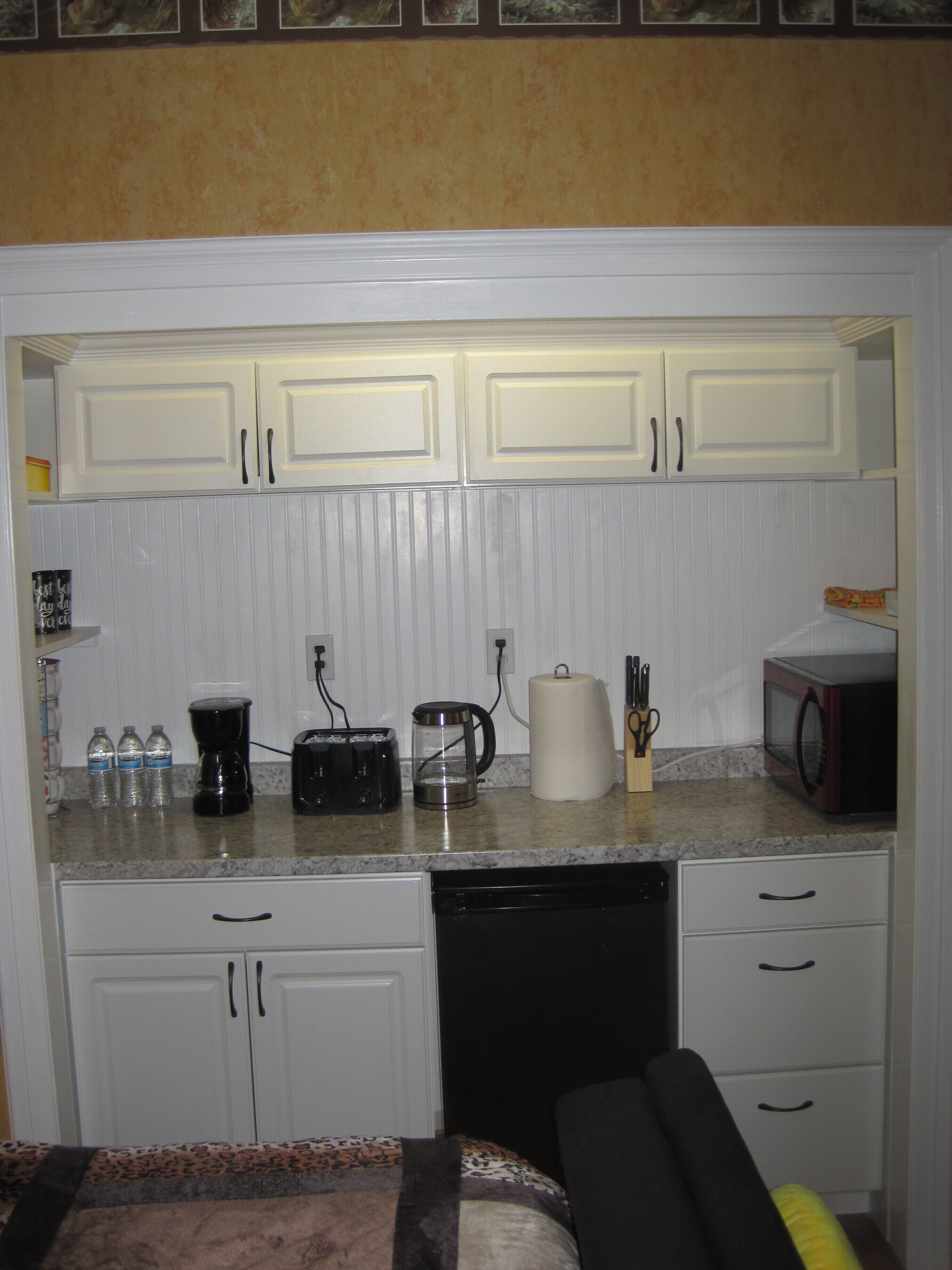 Beautiful 2 Bedroom Suite and Bath W/Private Entrance "A"