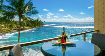 Oceanfront Remodeled Luxury Penthouse / Cooling Trades & A/C / LIGHT & BRIGHT