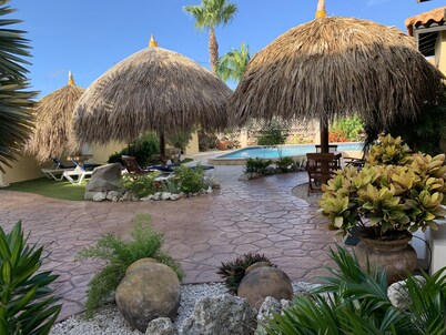 4 Bed Luxury Villa , Private Pool, Short Walk To Ritz And Marriott Beach !