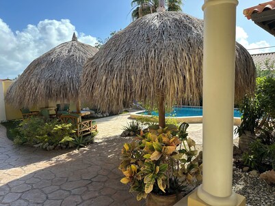 4 Bed Luxury Villa , Private Pool, Short Walk To Ritz And Marriott Beach !