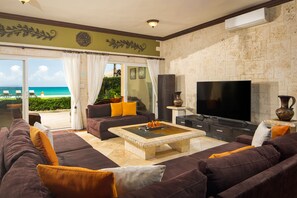 Smart-TV, DVD-Player, Bücher, Stereoanlage