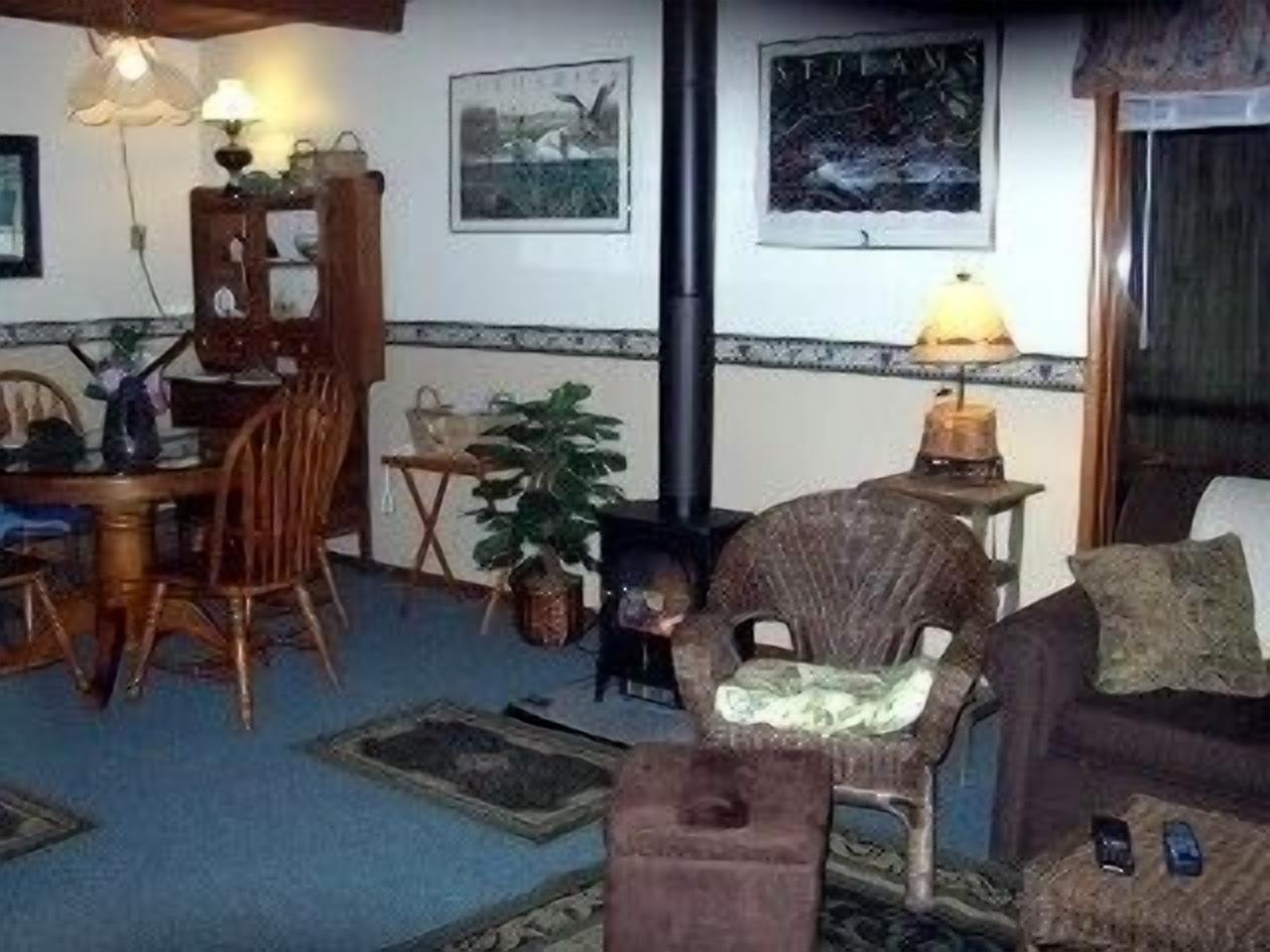 'Volcano Country' Creek Side Cottage Retreat