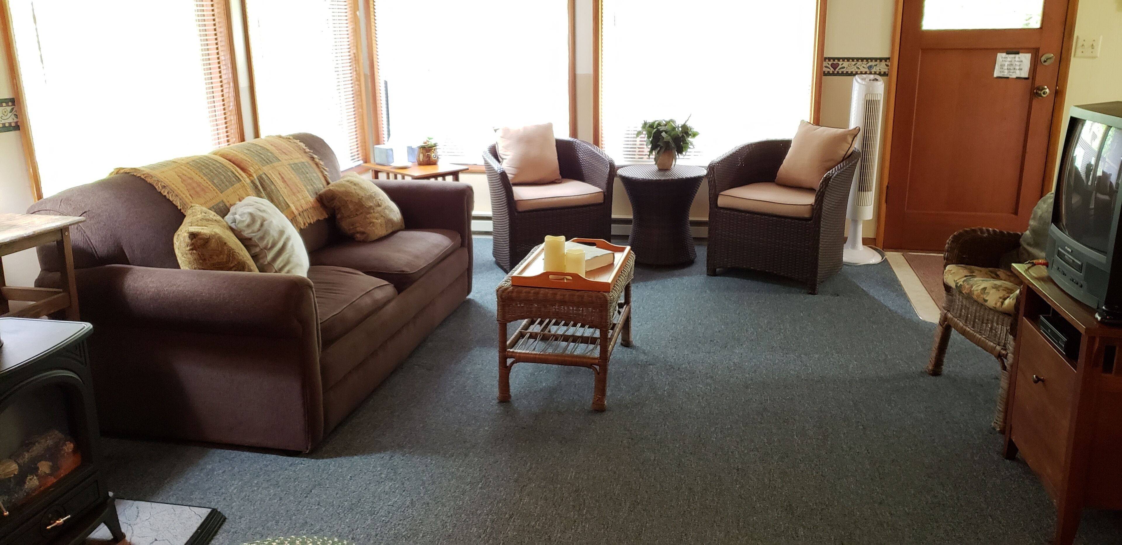 'Volcano Country' Creek Side Cottage Retreat