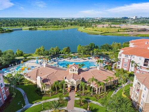 Spectacular Spotless Condo Minutes to  Disney, Universal, SeaWorld 1823 sqft SE