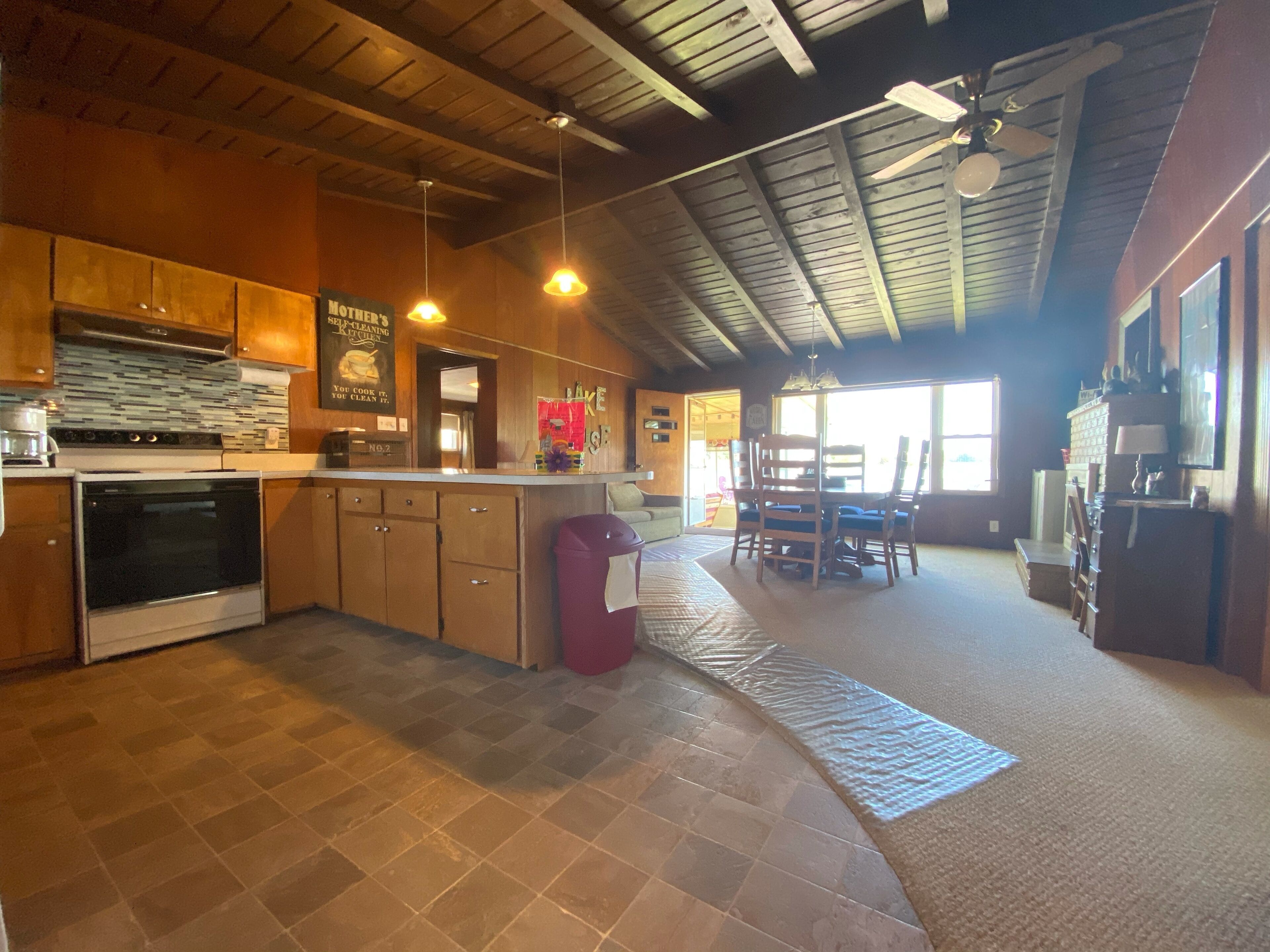 *SANDY SWIM-IN-BEACH* Lakefront 🏖  A/C included! 3BR West Branch, MI Getaway 