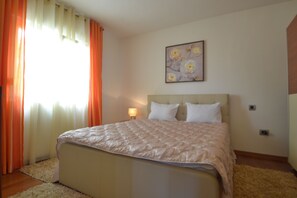 3 Schlafzimmer, Zimmersafe, Bügeleisen/Bügelbrett, WLAN