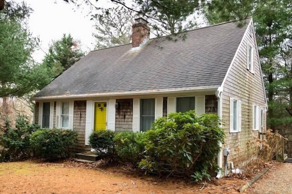 Cozy Home in Quiet & Convenient Area