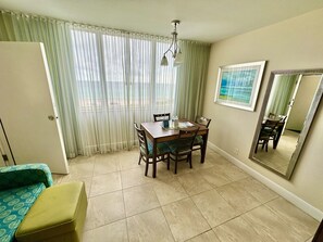 Dining - Oceanfront 2 Room Suite with Resort Amenities. (Hollywood)