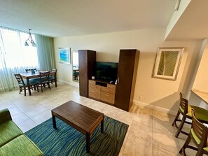 Smart TV, video library - Oceanfront 2 Room Suite with Resort Amenities. (Hollywood)