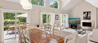 Stunning Private Sunny Modern Southampton home-5 beds Last minute discounts