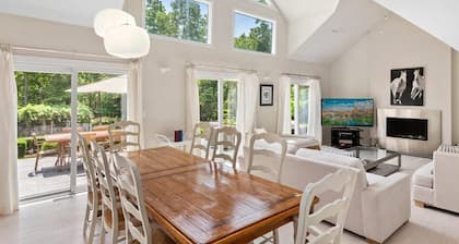 Stunning Private Sunny Modern Southampton home-5 beds Last minute discounts