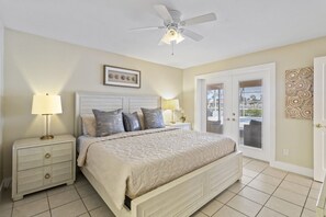 4 chambres, fer et planche à repasser, lit parapluie, Wi-Fi gratuit