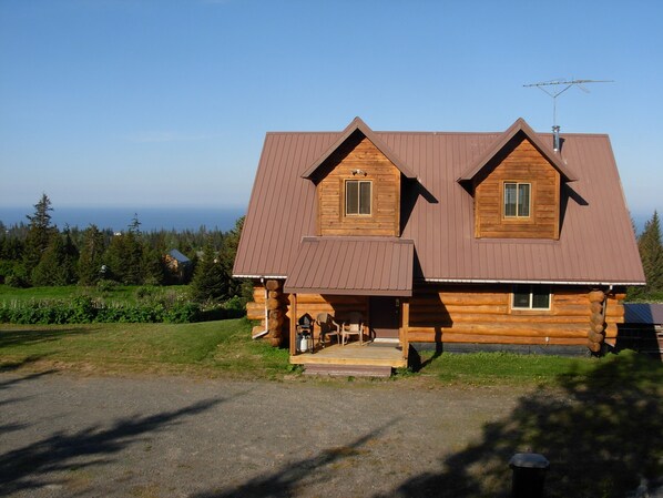 Exterior - LOG HOME, panoramic ocean and mountain views, private & convenient (homer)