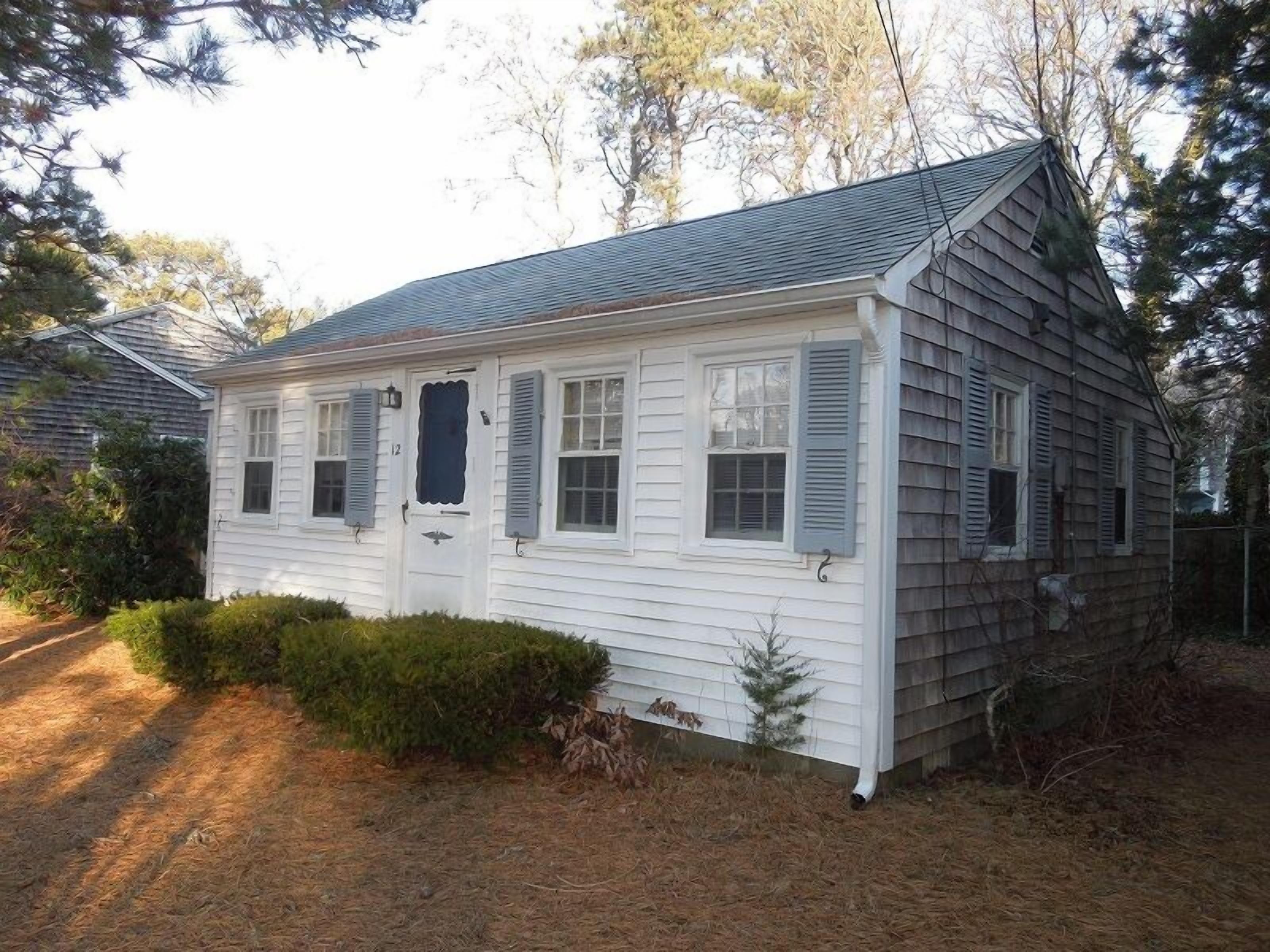 Cozy and Cute 2 Bedroom Cottage! (1820)